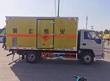 文成爆破器材运输车